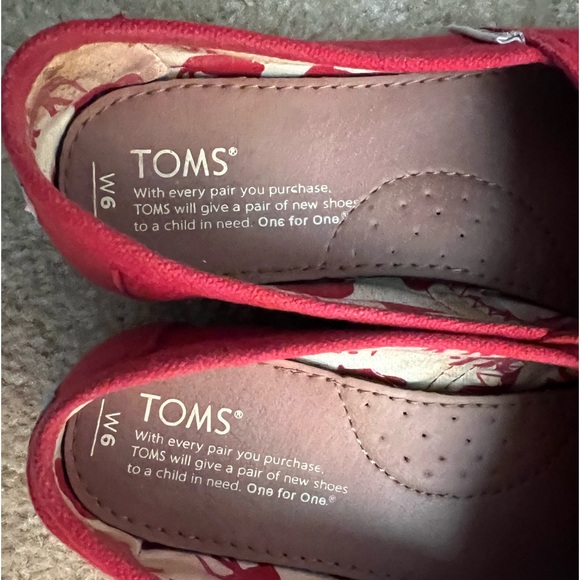 Red Toms shoes - Picture 1 of 4